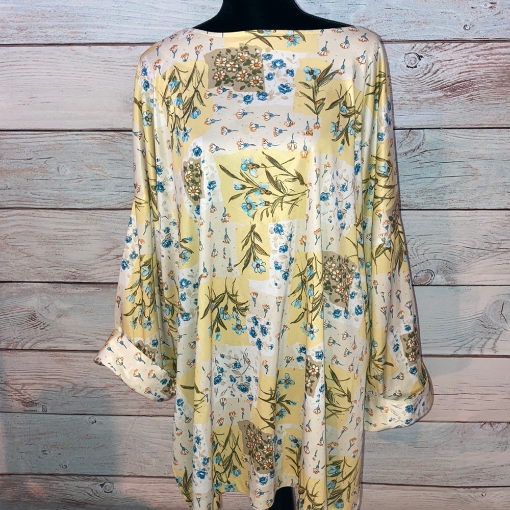 6X yellow floral tunic top. Like new